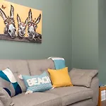 Holiday home Coastal Escape At 31, *