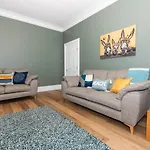 Coastal Escape At 31, * Scarborough