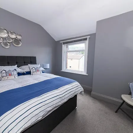 Coastal Escape At 31, Scarborough