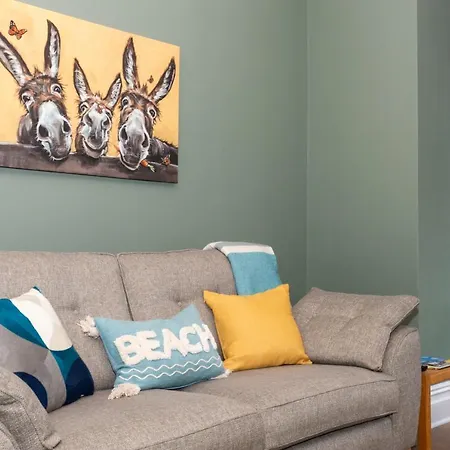 Dom wakacyjny Coastal Escape At 31, *