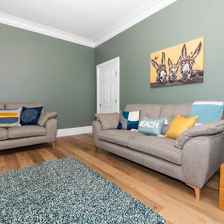 Coastal Escape At 31, * Scarborough