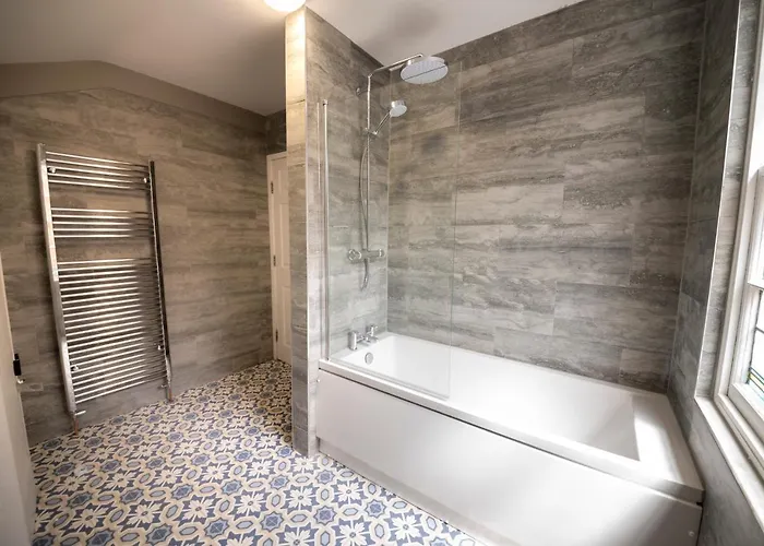 Coastal Escape At 31, * Scarborough